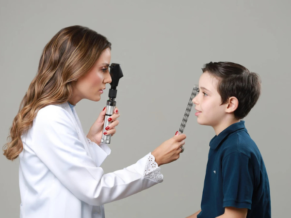 Consulta com oftalmologista para crianças